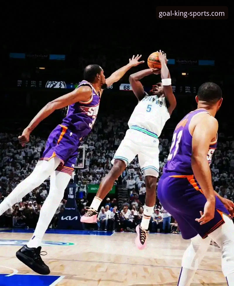 球王会体育充值使用指南 NBA季后赛半场狂胜47分 vs 球王会体育观赛体验:哪种更适合硬核球迷?